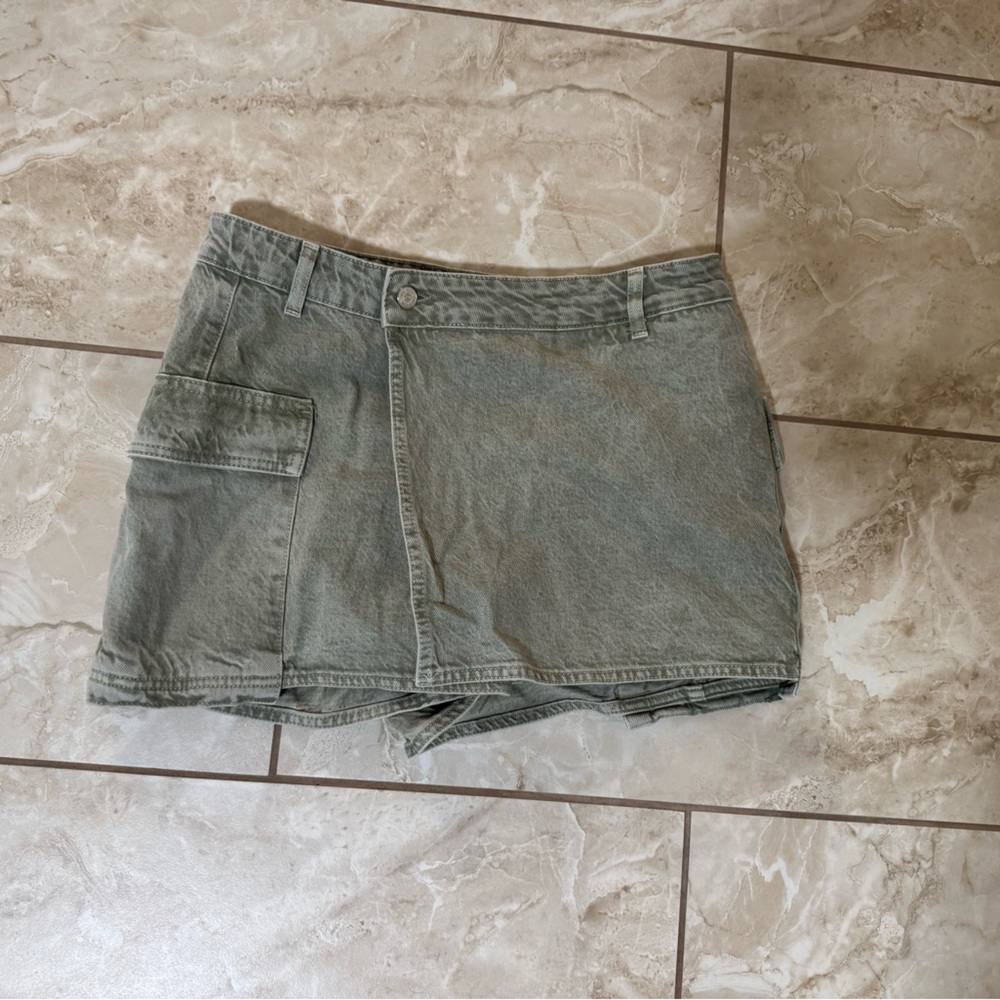 Zara Light Gray Denim Shorts